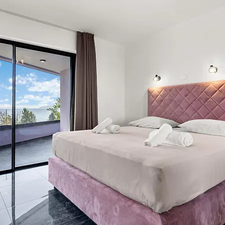 Viola Apartment Lovran