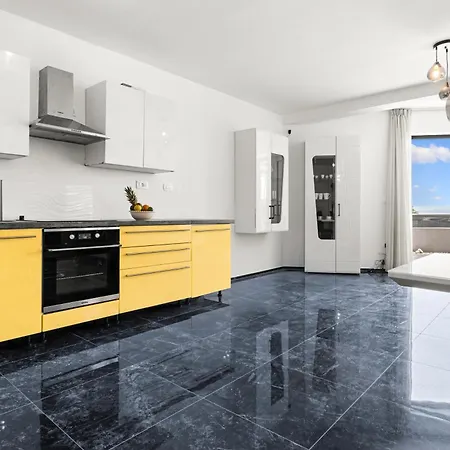 Viola Apartment *